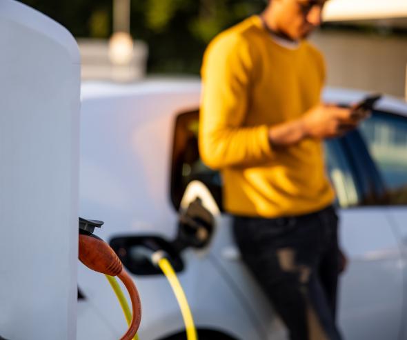 découvrez la recharge ultra-rapide pour voitures électriques pendant les heures de pointe en france, optimisant votre temps et assurant une mobilité efficace et durable.