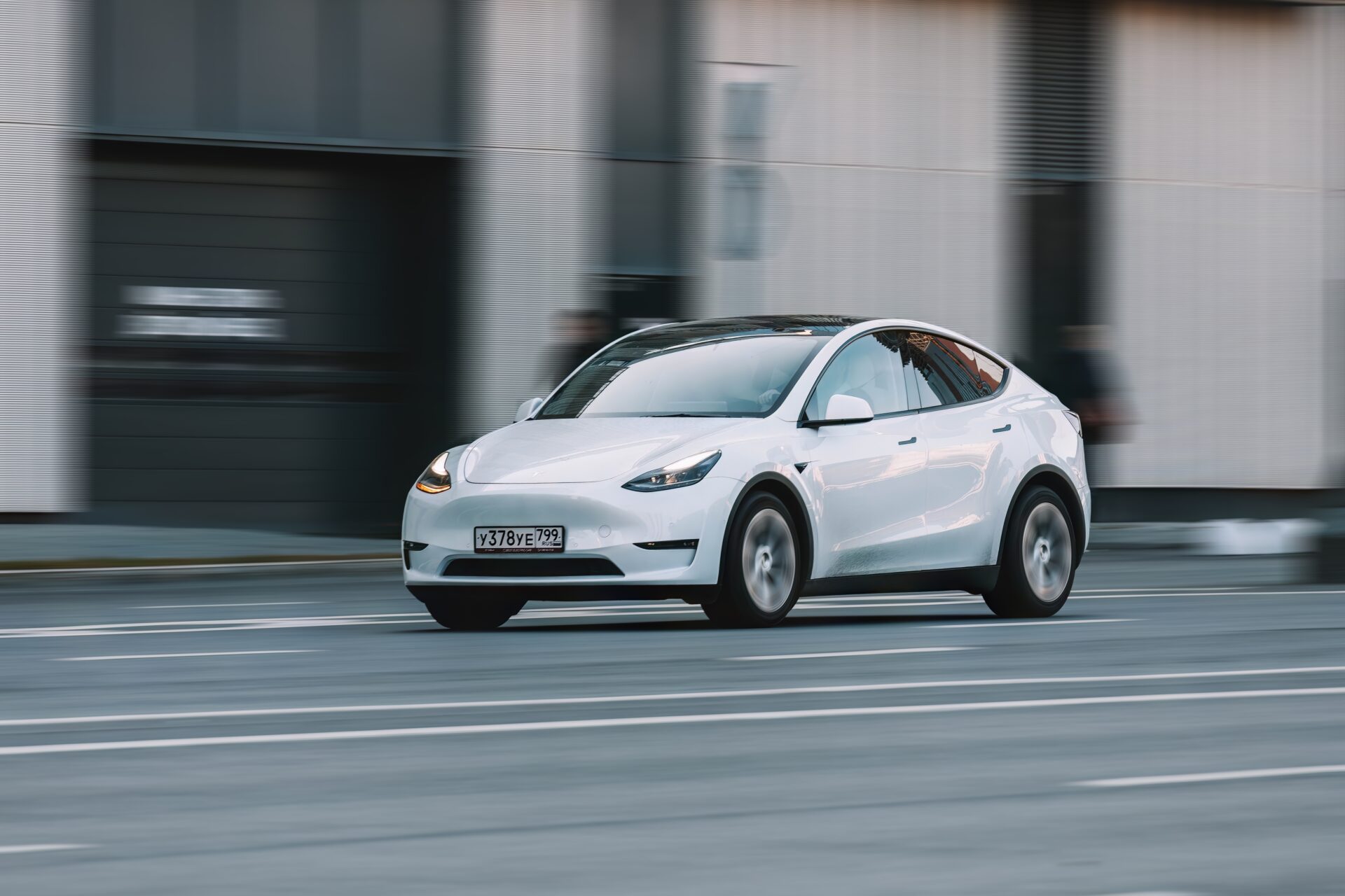 découvrez le lancement de la conduite autonome tesla en france, une révolution technologique pour une expérience de conduite plus sûre et innovante.