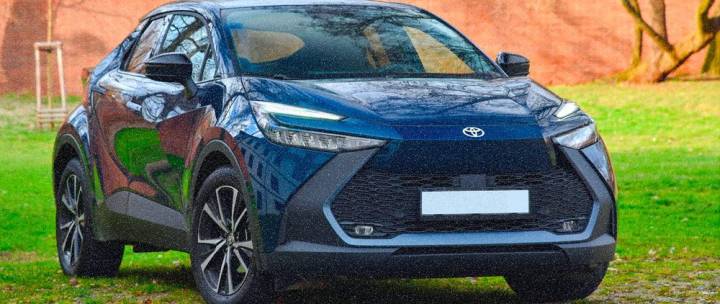 découvrez le toyota c-hr+, un suv électrique abordable offrant une autonomie impressionnante de 600 km pour allier écologie et performance au quotidien.