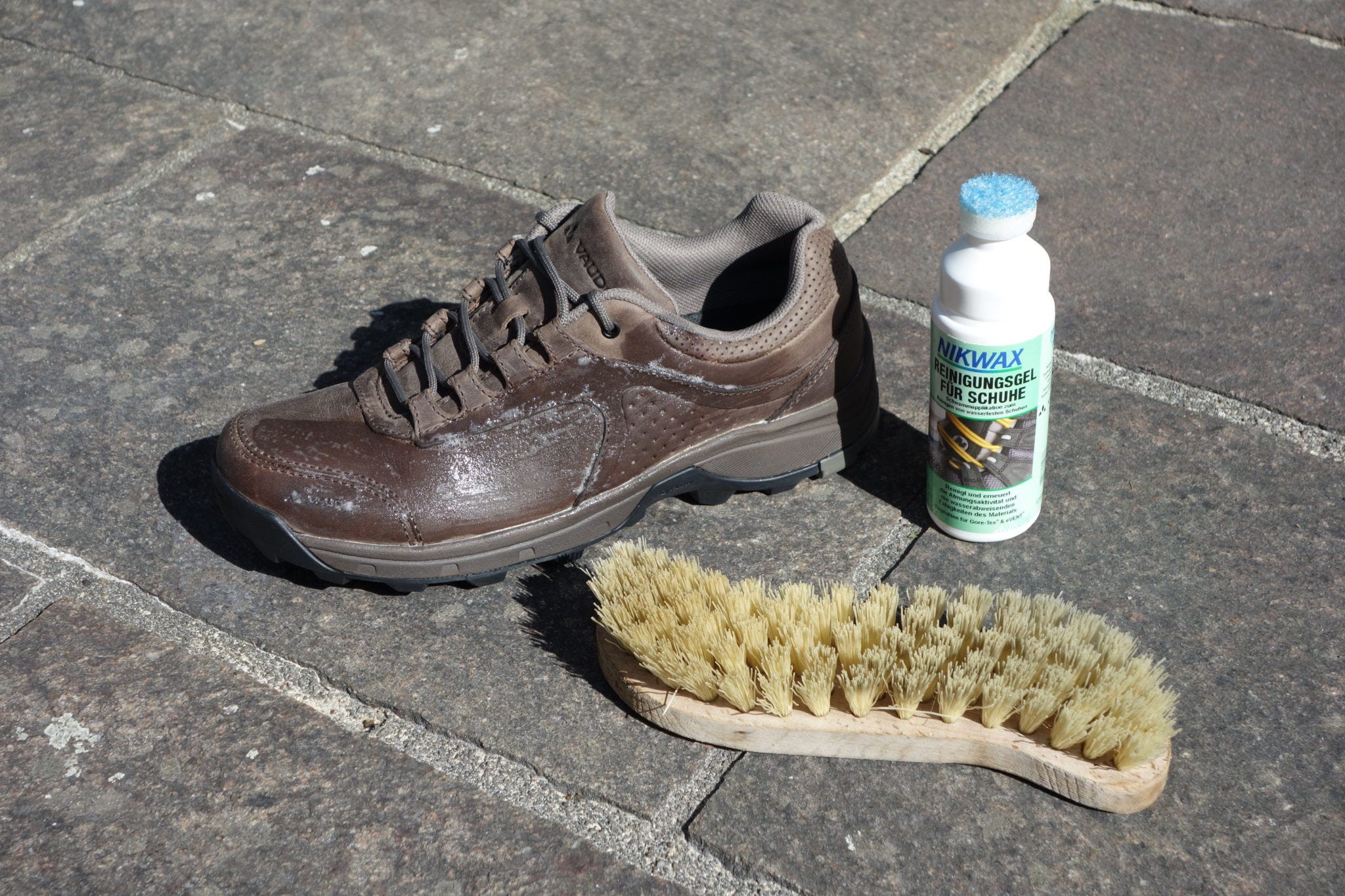 découvrez nos conseils pratiques pour imperméabiliser efficacement vos chaussures gore-tex et les protéger durablement de l'eau et de l'humidité.