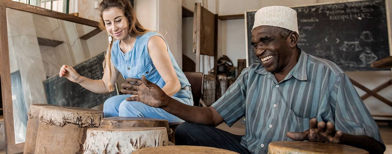 découvrez stone town à zanzibar, un joyau historique où se mêlent cultures et traditions pour une immersion authentique au cœur de l'histoire africaine.