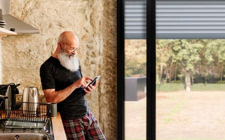 découvrez nos volets roulants connectés alliant confort et domotique pour une gestion intelligente et sécurisée de votre habitation.