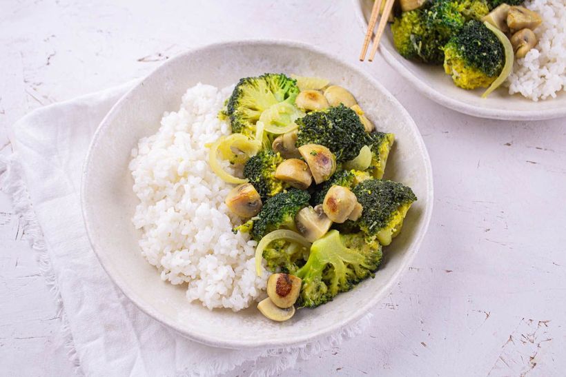 découvrez notre recette rapide et savoureuse de curry express de champignons au lait de coco, parfaite pour un repas exotique et réconfortant.