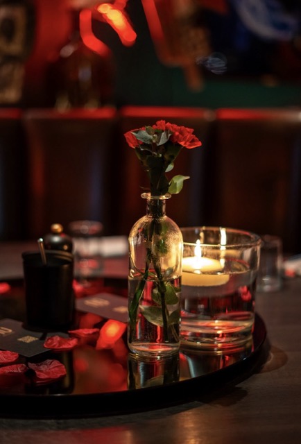 participez à une soirée festive inoubliable pour la saint-valentin avec lcm, pleine de musique, danse et ambiance romantique.
